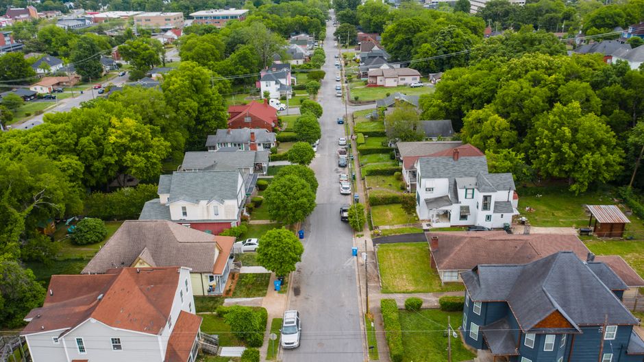 Walkable tree-lined residential street near North Loop