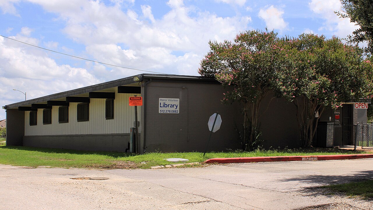 Manor Volunteer Library building in Manor, Texas